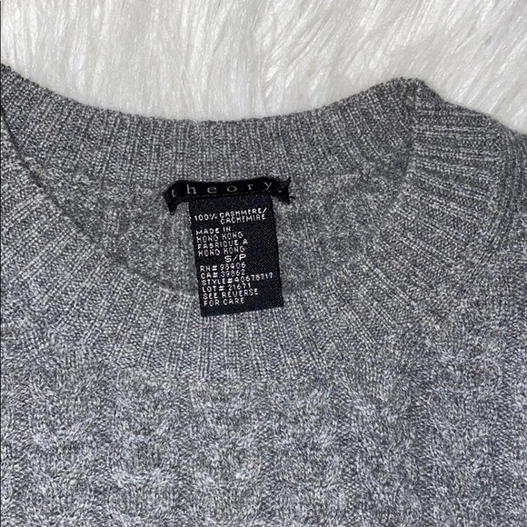 Theory gray cashmere sweater - Picture 2 of 2